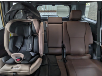 チャイルドシート　前席側から